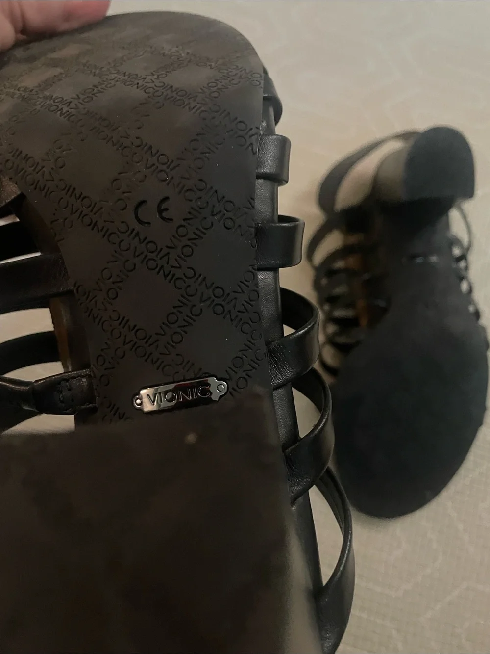 Vionic Black Sami caged Strappy Block Heel Sandals NWOT tags